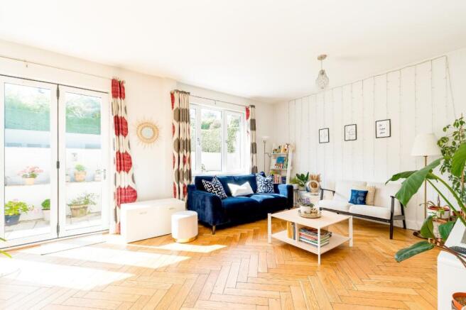 Sitting/Dining Room