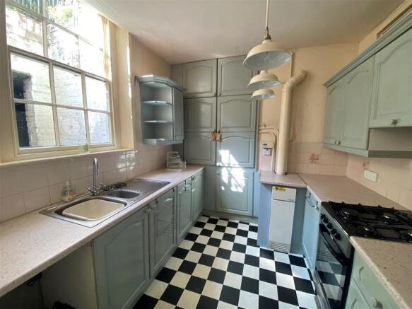 SOUTH VILLA KITCHEN.jpg
