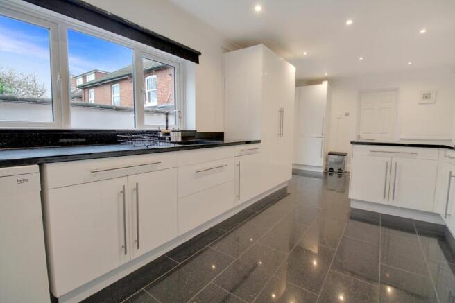 Kitchen / Breakfast Room
