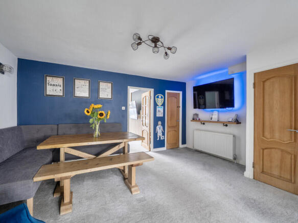 4 bed Town House for sale Image 4
