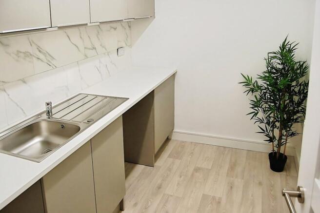 4 bed Terraced to rent Image 4