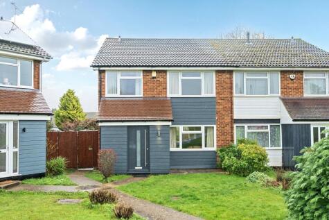 Burnt Common Close, Ripley, GU23