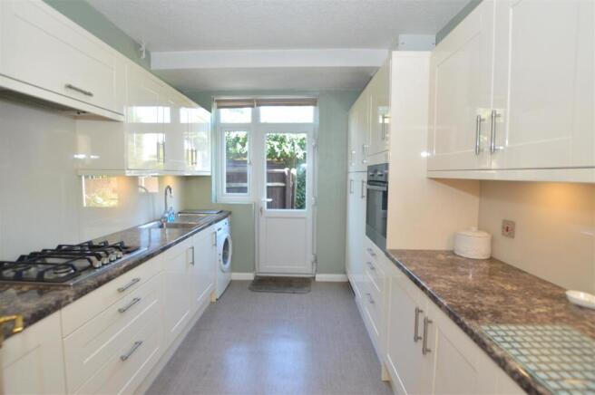 98 Ryecroft Avenue kit a.JPG