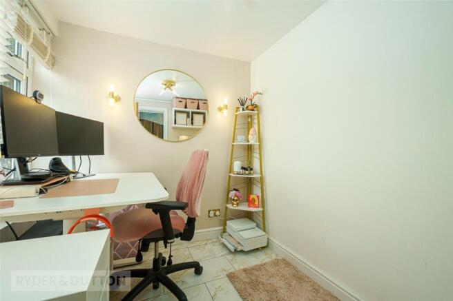 4 bed Semi-Detached for sale Image 6