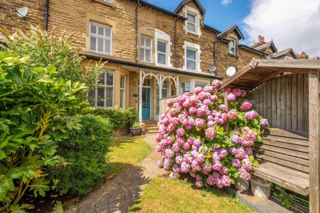 5 bed Terraced for sale Image 7