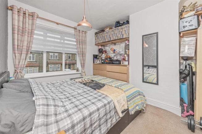 3 bed Terraced for sale Image 8