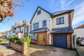 32, Belfairs Drive, Leigh-on-sea SS9 3AA