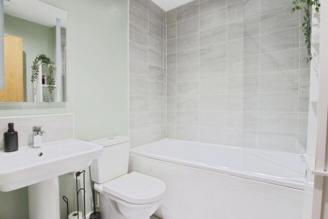 3 bed Semi-Detached for sale Image 8