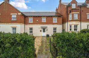 41, Pioneer Road, Oakhurst, Swindon SN25 2HZ