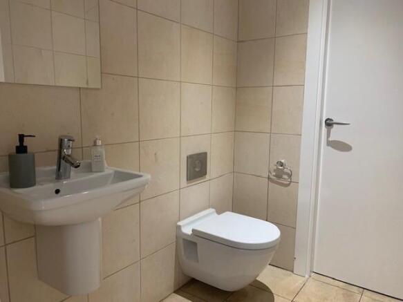 Cloakroom/wc