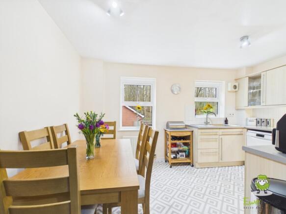 CAM03778G0-PR0425-STILL031