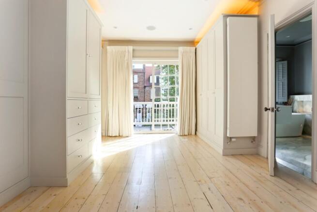 7 Woodstock Road,...