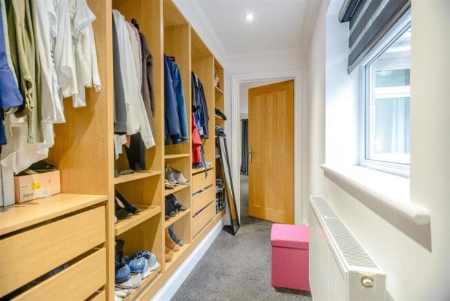 8401581-interior22.jpg