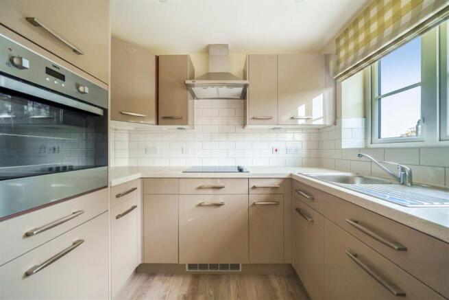 Kitchen (2).jpg