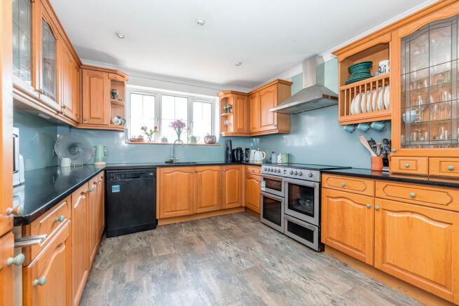 Kitchen/Breakfast...