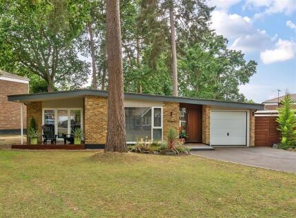 Heathermount Drive Crowthorne, Berkshire, RG45 6HJ