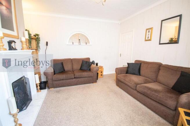 3 bed House for sale Image 4