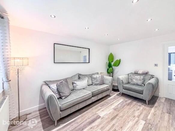4 bed House for sale Image 6