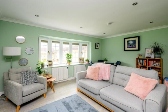 2 bed Apartment for sale Image 4