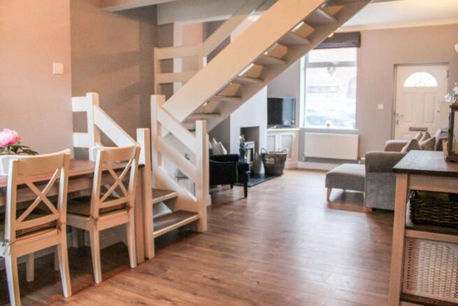 Lounge/Dining Room