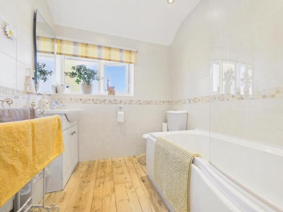 3 bed Semi-Detached for sale Image 12