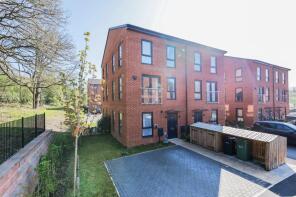 40, Copper Beech Court, Lawnswood, Leeds LS16 6FW