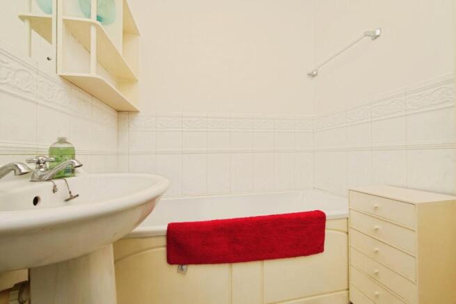 2 bed Flat for sale Image 11