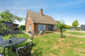 El-kadiri, The Hollow, Huntingdon PE26 2YD