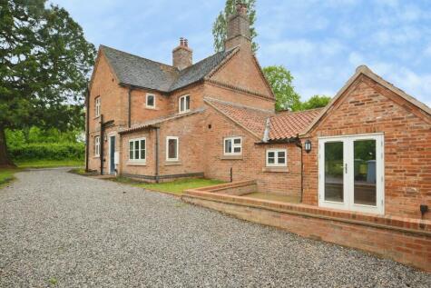 Totally Renovated Semi Detached Home, Roewood Lane, Winkburn