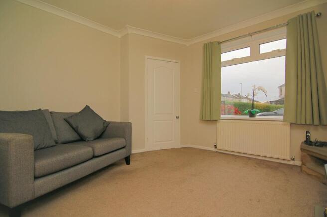 Welbeck Drive, Off Hollingwood Lane, Bradford, BD7 photo 3