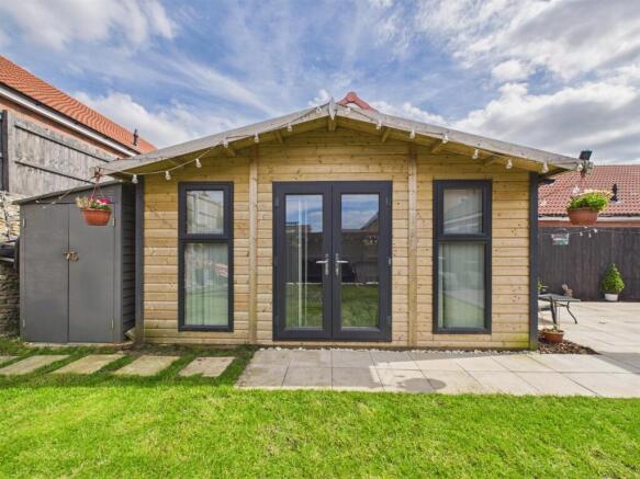 2 bed Semi-Detached Bungalow for sale Image 12