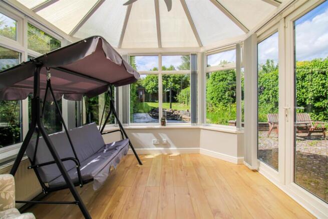 4 bed Detached for sale Image 10