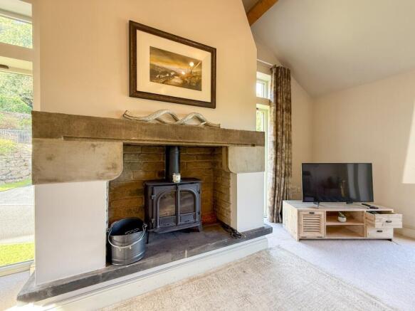 4 bed Detached for sale Image 11