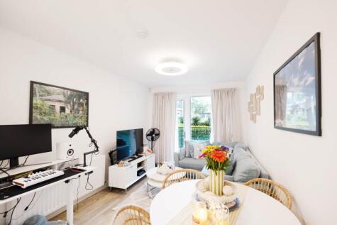 Powdermill Close, New Malden