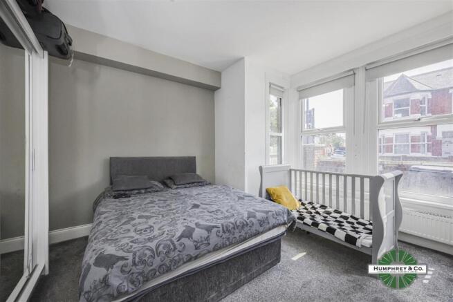 Flat 2 17 Mount Pleasant Road -001.jpg