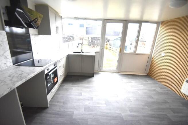 Breakfasting kitchen