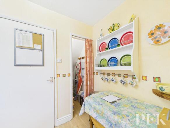Kitchen to understairs