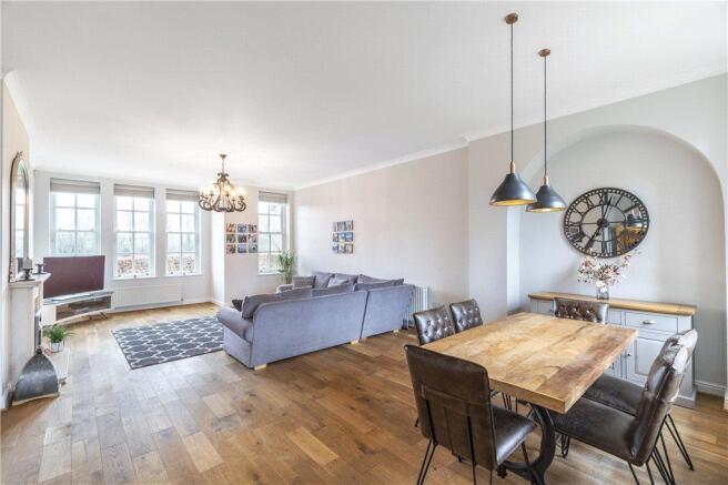 Dining/Lounge