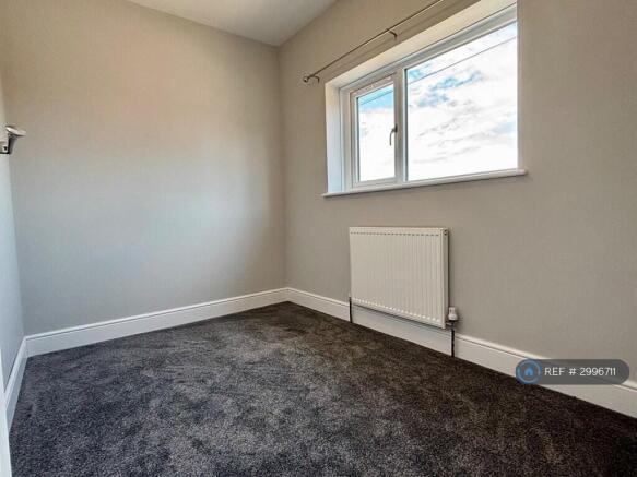 3 bed Terraced to rent Image 9