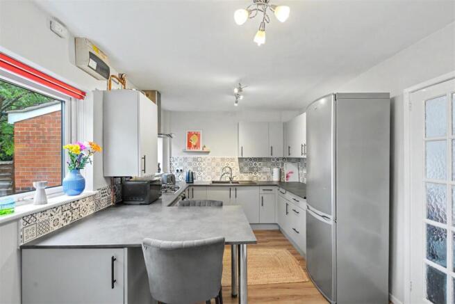 Kitchen_2.jpeg