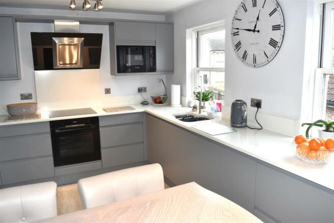 KITCHEN DINING ROOM