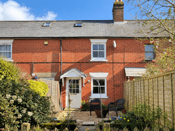 2 bedroom mid terrace cottage