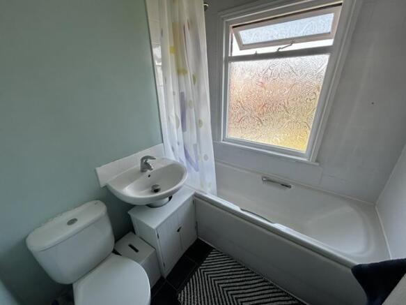 3 bed Semi-Detached for sale Image 7