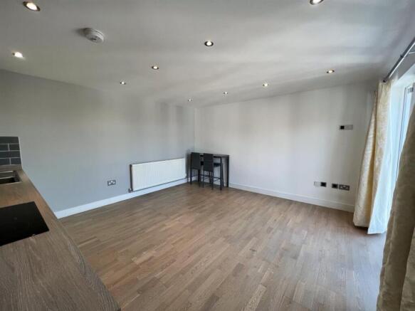 KITCHEN/LIVING ROOM