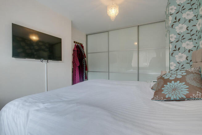 Master Bedroom - ...