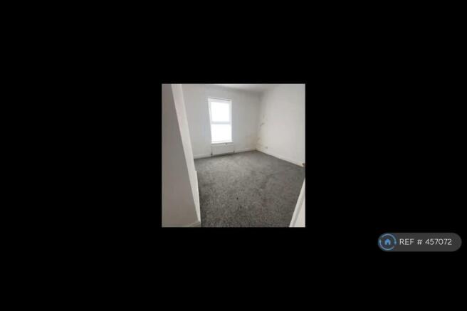 2 bed Terraced to rent Image 6