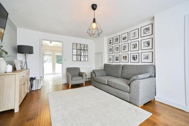 3 bed Semi-Detached for sale Image 4