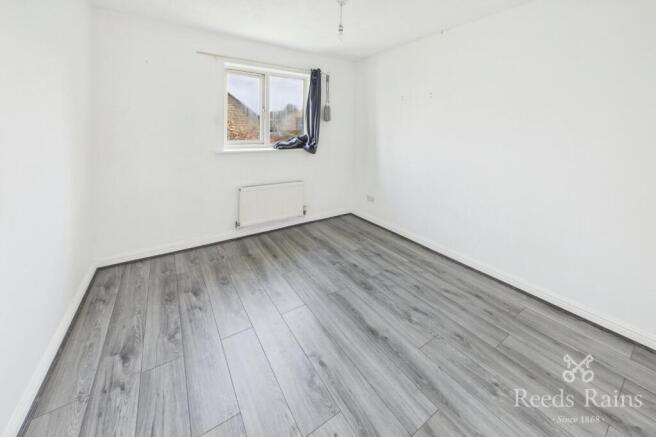 3 bed Semi-Detached for sale Image 6