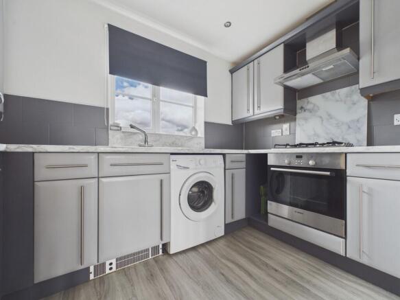 2 bed Apartment for sale Image 4