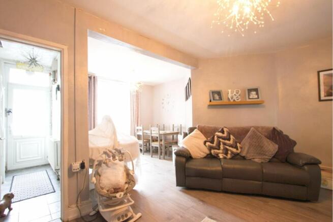 Lounge/Dining Room